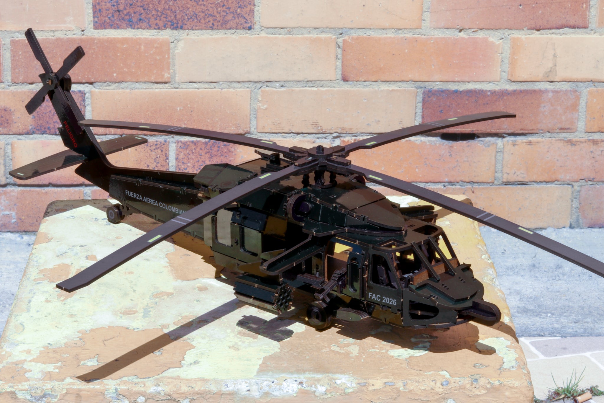 Helicóptero UH-60 Halcón Negro Rompecabezas 3D