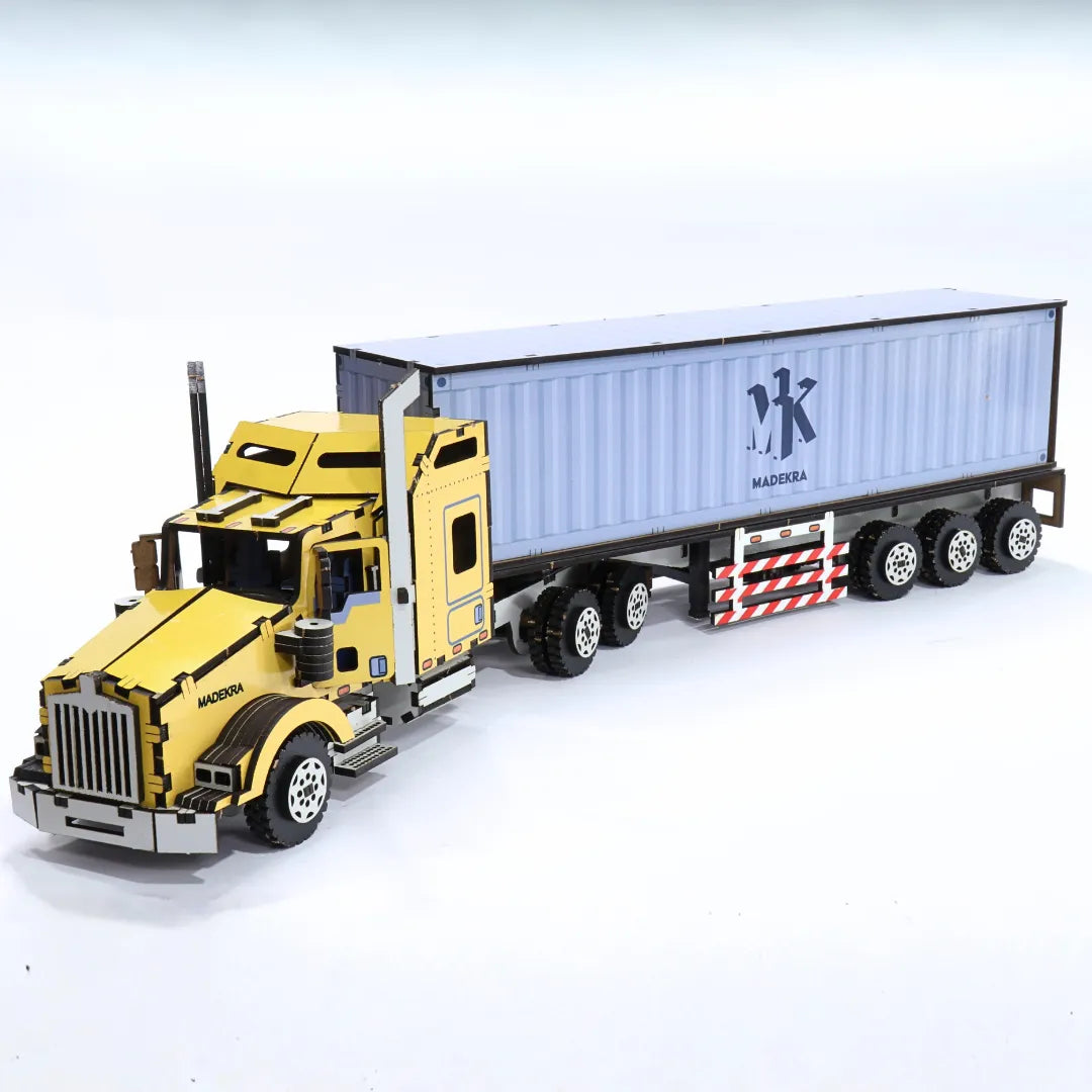 Tractocamión con tráiler y contenedor