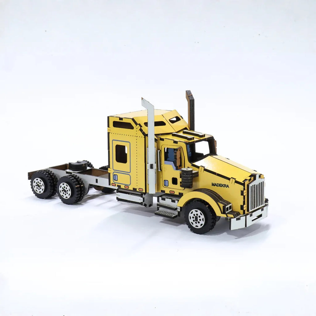 Tractocamión con tráiler y contenedor